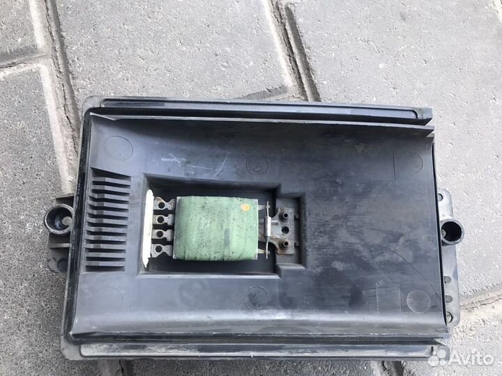 Сопротивление отопителя Skoda Octavia A4 1U