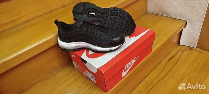 Кроссовки Nike 37.5 размер оригинал