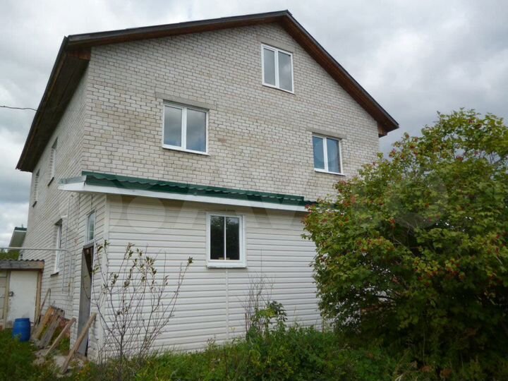 Дом 200 м² на участке 20 сот.