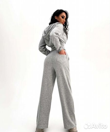 Костюм спортивный