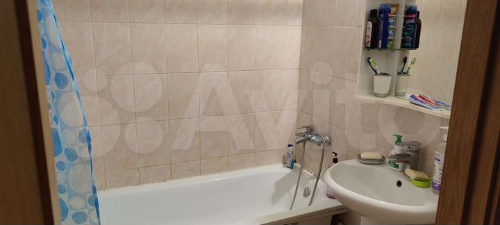 Комната 14 м² в 4-к., 12/17 эт.