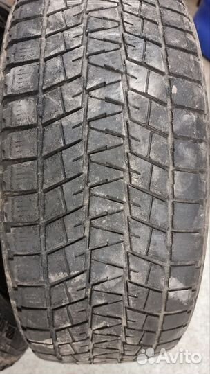 Bridgestone Blizzak DM-V1 215/60 R17 96R