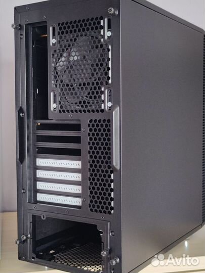 Fractal design define C mid-tower