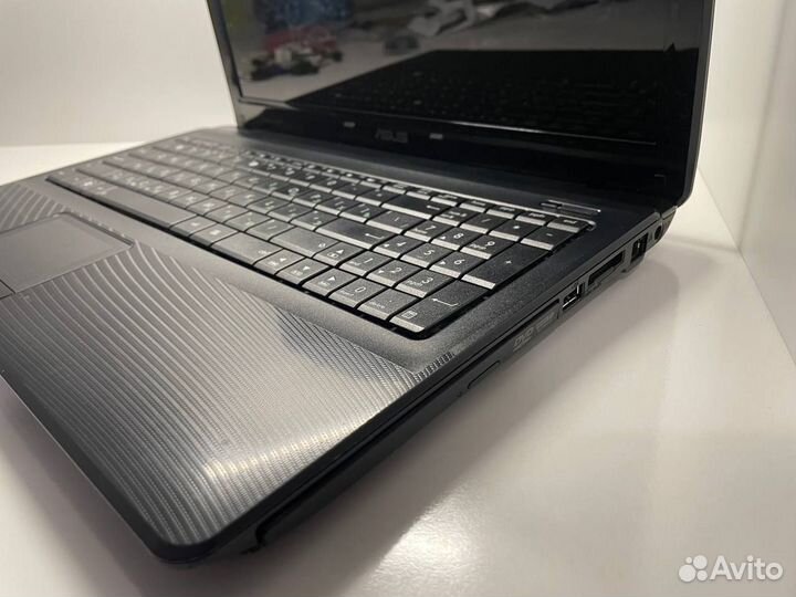 Asus X52N AMD V140/AMD Radeon HD 4200/4Gb DDR3/SSD