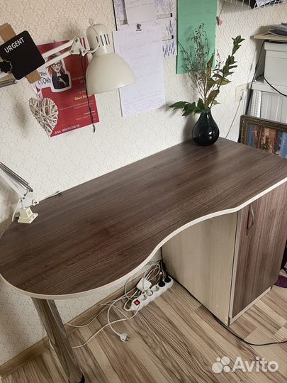 Маникюрный стол бу