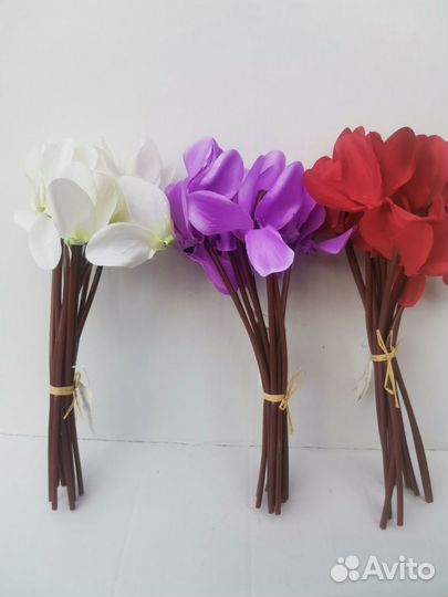 Цветок искусственный Цикламен в букете