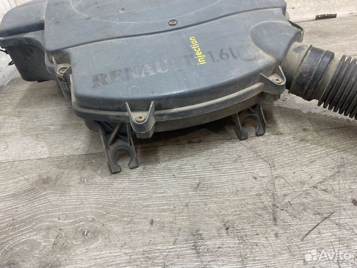 Корпус воздушного фильтра Renault Logan