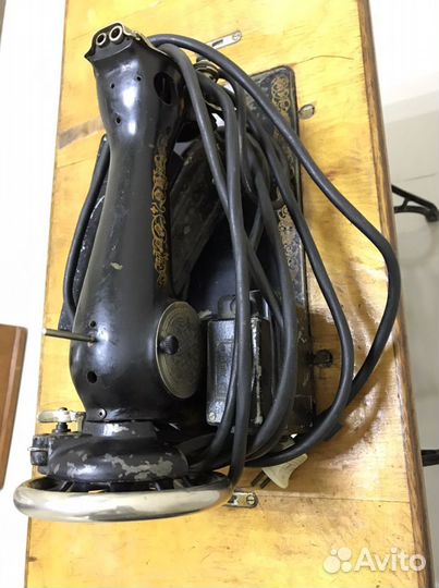 Швейная машинка на станине