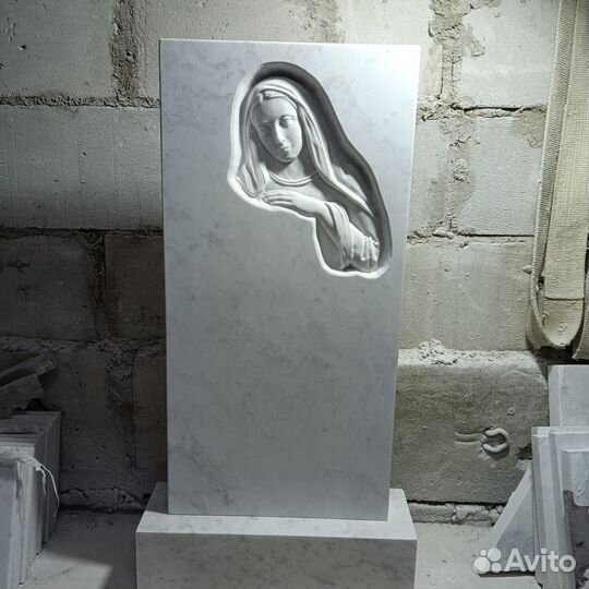 Памятники из мрамора и гранита