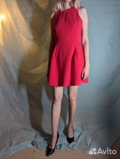 Красное платье