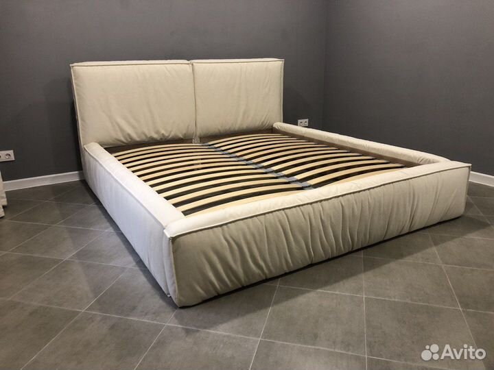 Кровать двухспальная