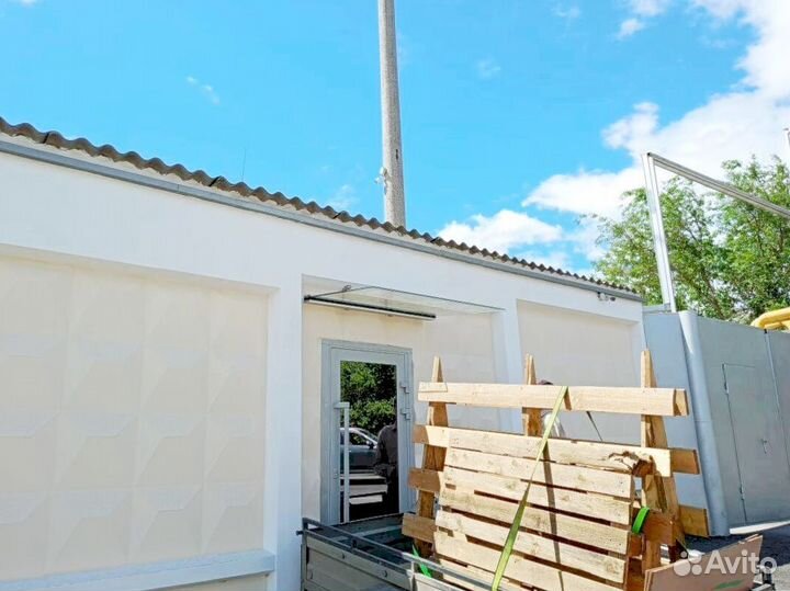 Козырек со стеклом на зажимной профиле