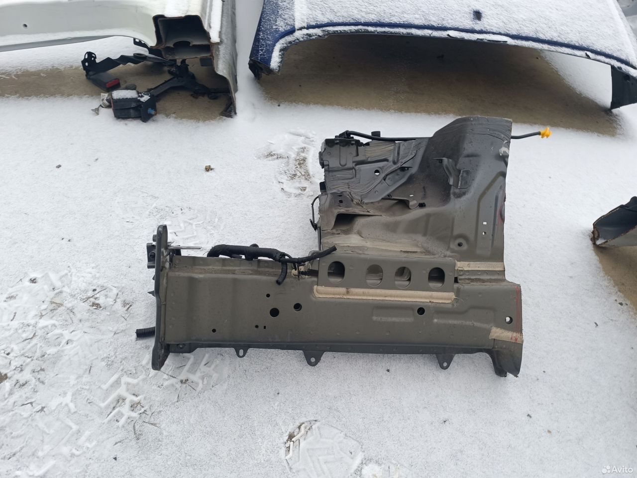 Лонжерон правый Джелли Эмгранд SS11 Emgrand