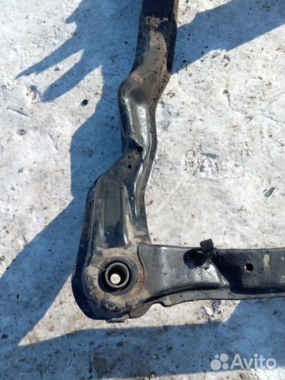 Подрамник передний Hyundai Santa Fe classic G6BA