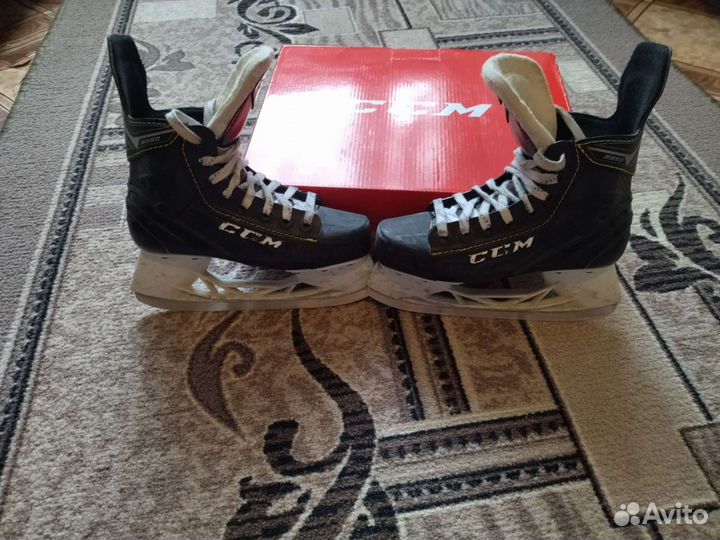 Коньки хоккейные