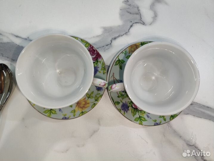 Две красивые чайные пары