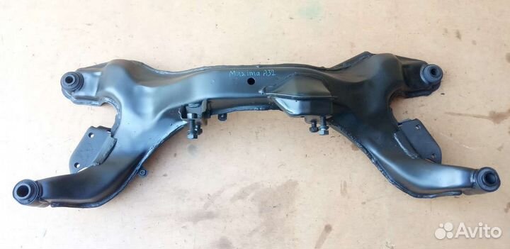 Подрамник балка подмоторная Nissan Maxima A32