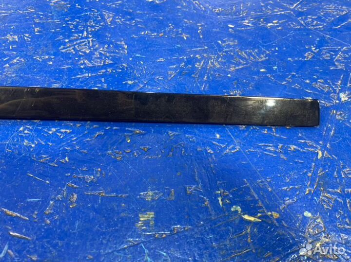 Молдинг стекла задний правый Land Rover Range