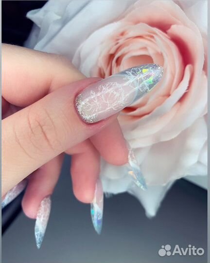 Маникюр с покрытием лаком