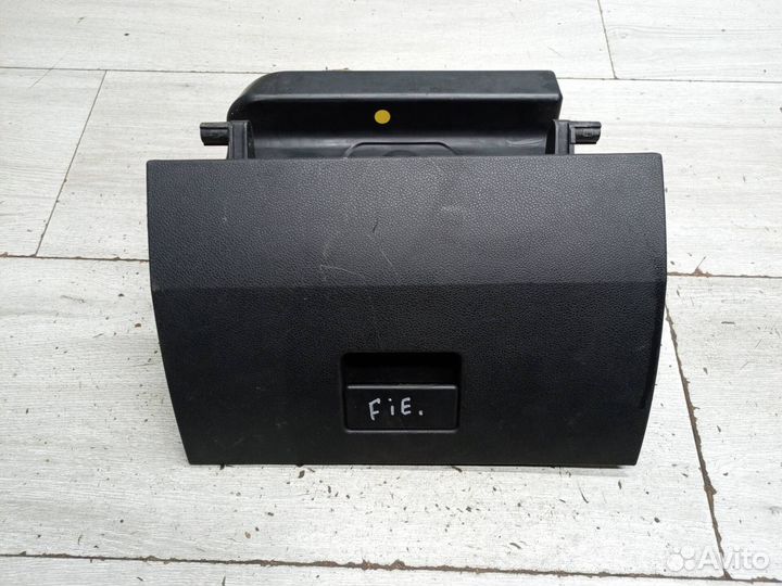 Бардачок Ford Fiesta 5