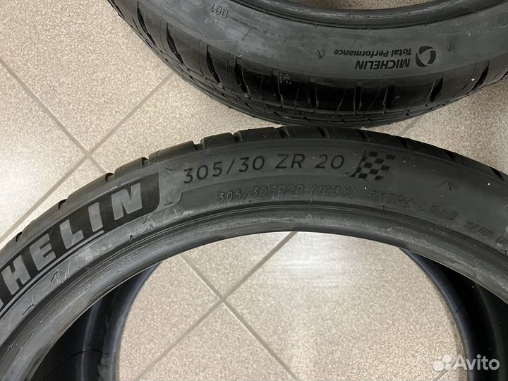 Michelin Pilot Sport 4 S 245/35 R20 и 305/30 R20