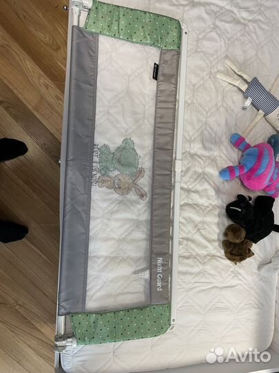 Бортик для кровати от падения