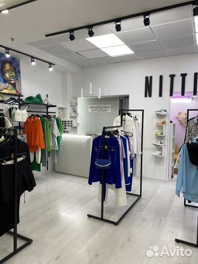 Продаю готовый бизнес шоурум одежды