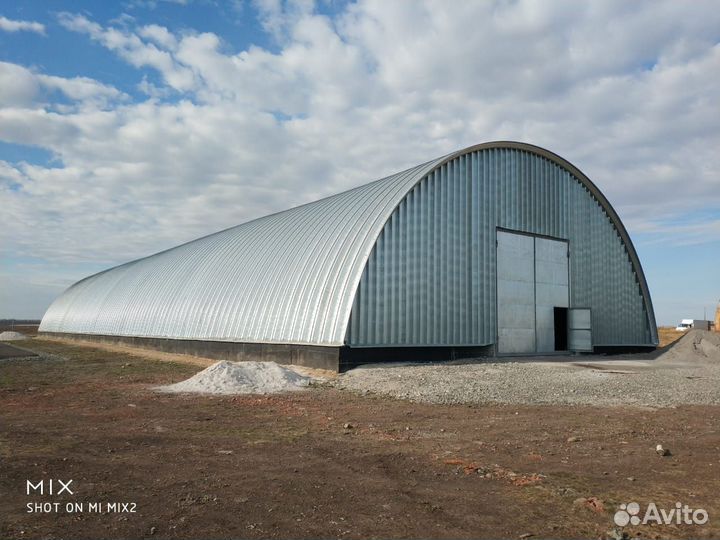Бескаркасный арочный ангар