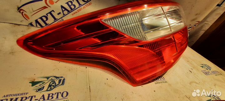 Фонарь задний Ford Focus III (2011—2015)
