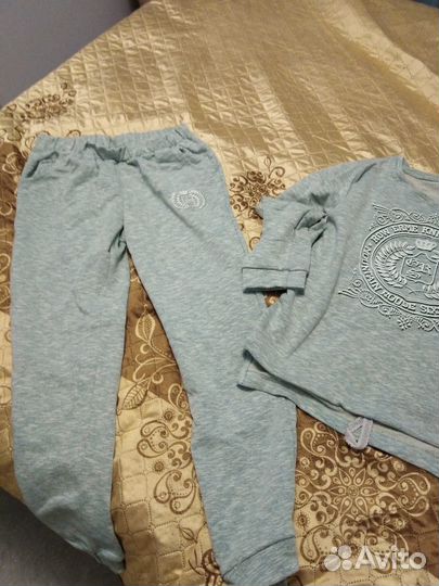 Костюм женский спортивный