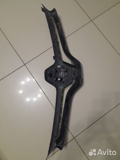 Решетка радиатора reno fluence