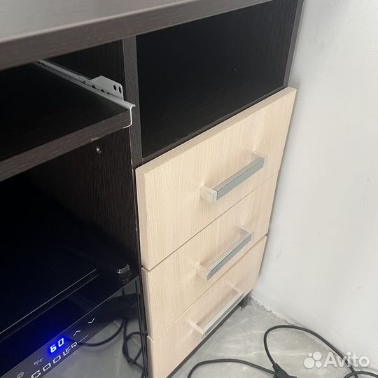 Компьютерный стол, ресепшн