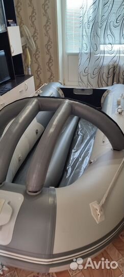 Лодка с мотором