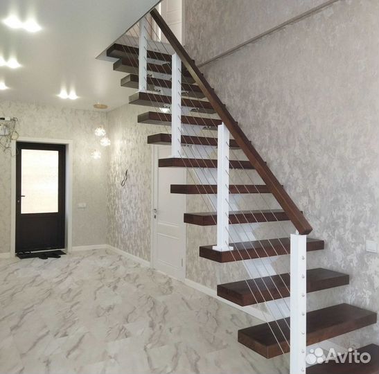 Лестница на второй этаж