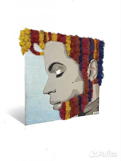 Картина поп-арт с декором из мха и цветов