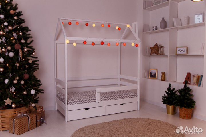 Детская кроватка домик классика