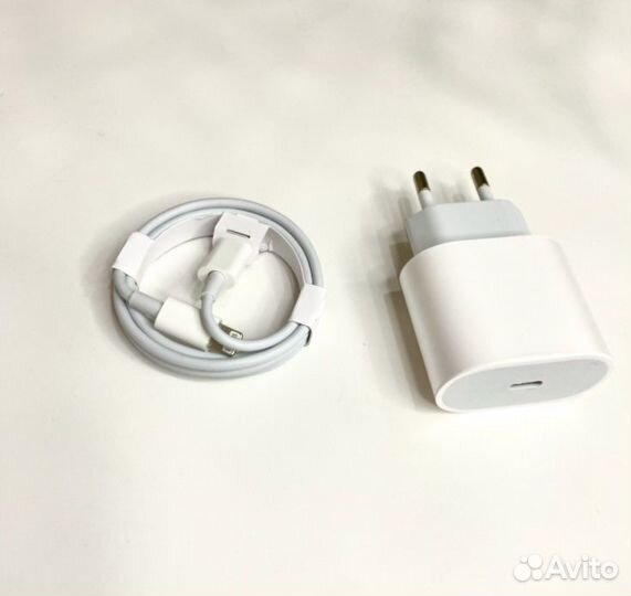 Зарядка на iPhone 20w с кабелем