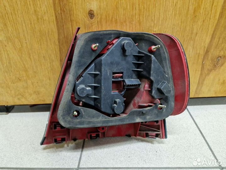 Фонарь задний левый Audi A4 B5 Дорестайлинг