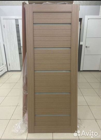 Дверь межкомнатная с коробкой новая