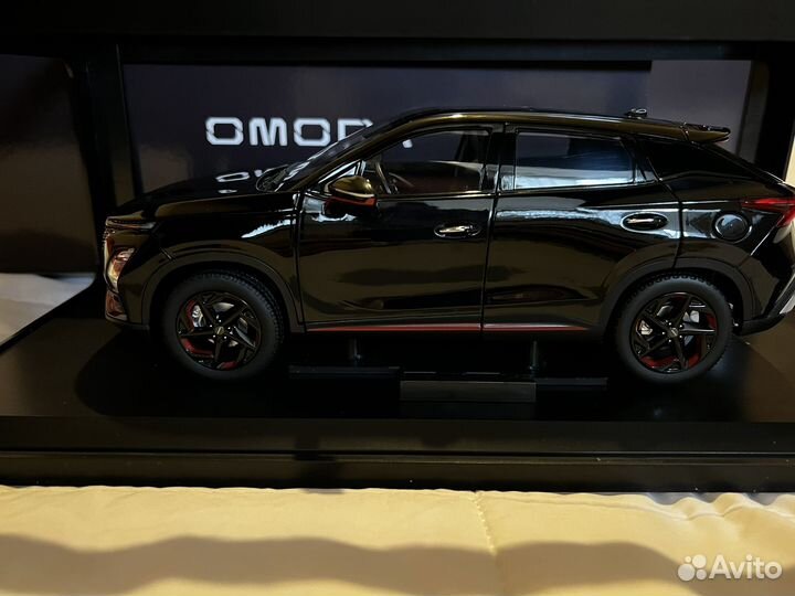 Моделька автомобиля omoda C5 T19C (черная)