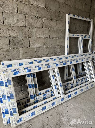 Пластиковые двери новые