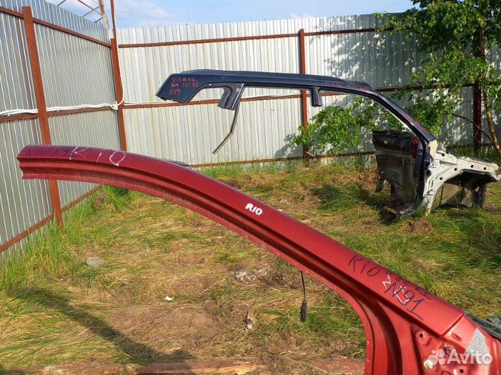 Стойка крыши правая Kia Rio седан 2014
