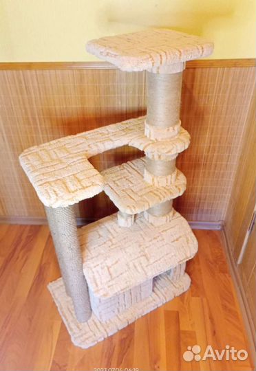 Домик с когтеточкой для кошек