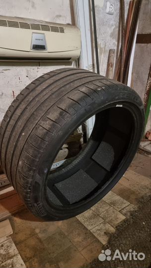 Pirelli P Zero 275/35 R21 и 315/30 R21