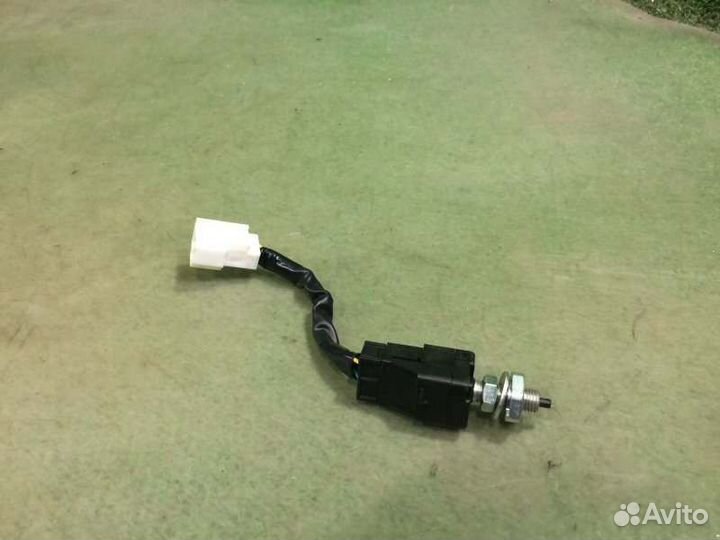 Выключатель стоп-сигнала Subaru Impreza GJ7 FB20