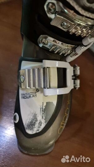 Горнолыжные ботинки женские atomic