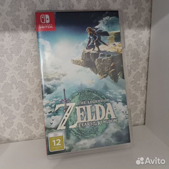 Пустая коробка от игры зельда