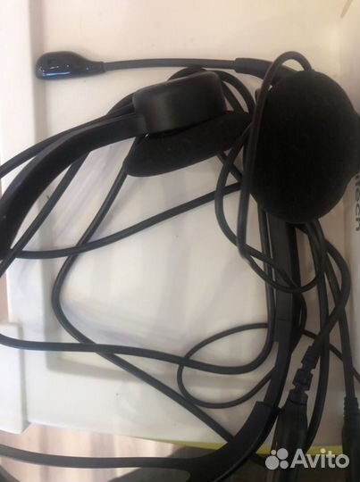 Наушники с микрофоном