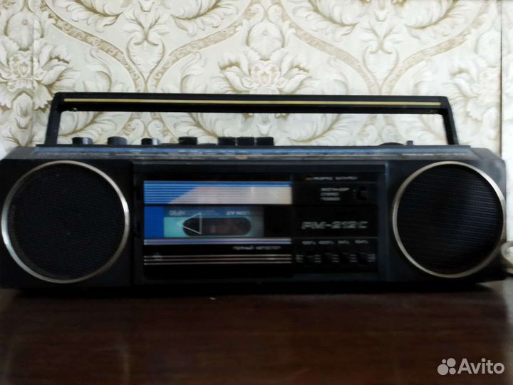 Магнитофон плюс радиоприемник