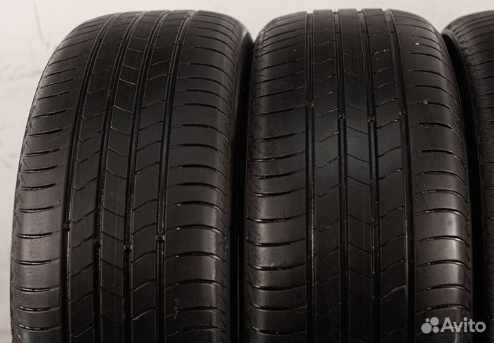 Kumho Ecsta HS51 215/55 R17 94V